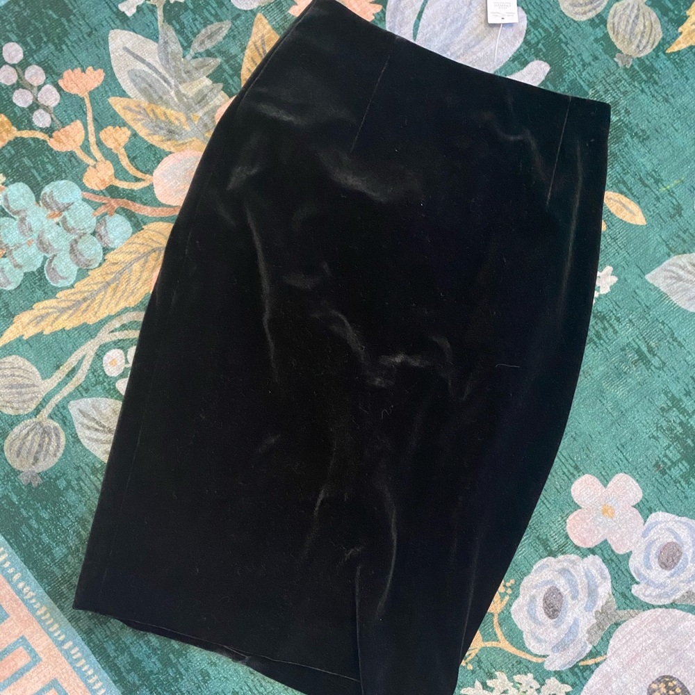 NWT WHITE HOUSE BLACK MARKET VELOUR BLACK MIDI PENCIL SKIRT